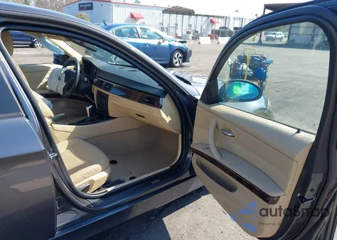 2006 BMW 325I z USA, uszkodzony, nr VIN WBAVB13506PS65043